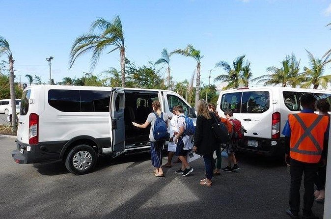 All Inclusive Private Airport And Inter- Island Transfer ( Round Trip ) - The supermarket run, about 30 minutes of practical help