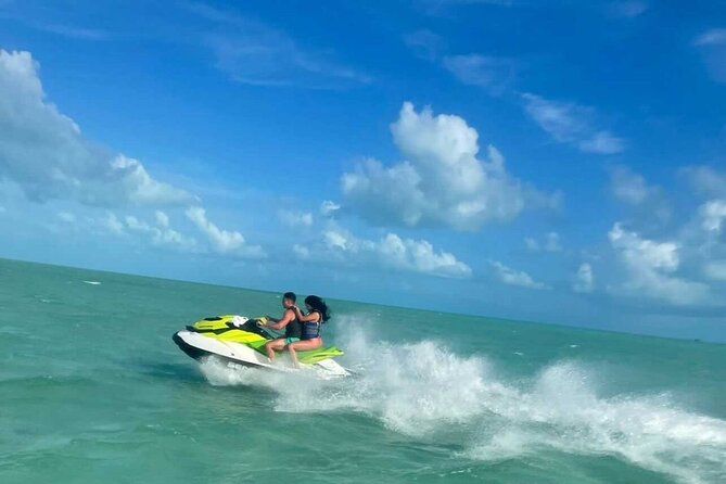 Island Hopper Adventure in Providenciales - The La Famille Express shipwreck stop