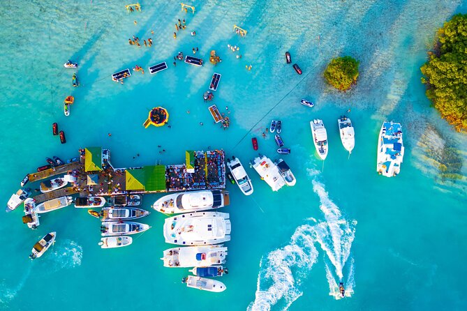 Noahs Ark Catamaran Trip - Sunday brings music and a party crowd