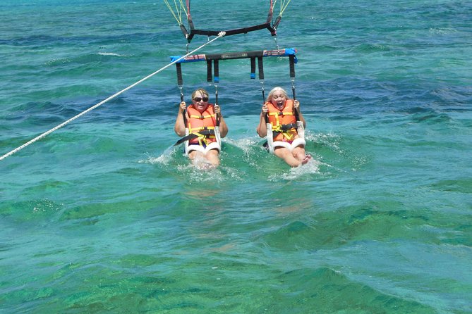 Parasailing Grand Turk - The boat ride and the first safety briefing