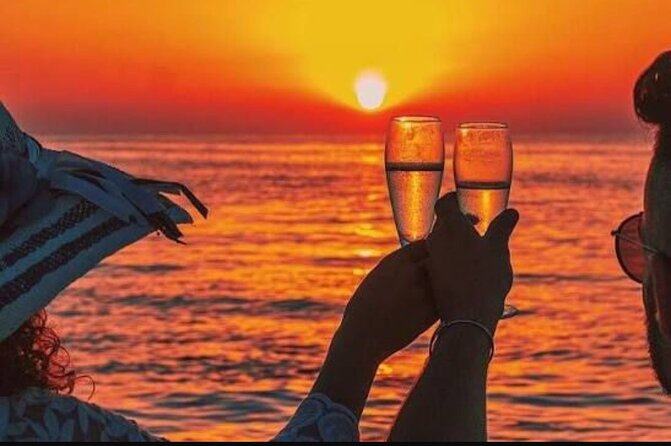 Private 2Hour Champagne Scenic Sunset cruise - Why this two-hour cruise works best at sunset