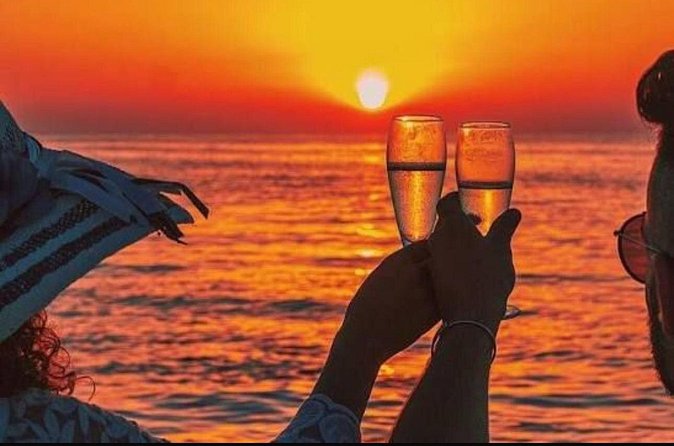 Private 2Hour Champagne Scenic Sunset cruise - Champagne, music, and the private mood