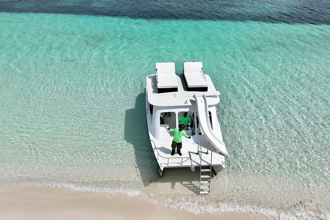 Private 4 Hour Power Catamaran Excursion in Grace Bay - Why a private catamaran works well in Grace Bay
