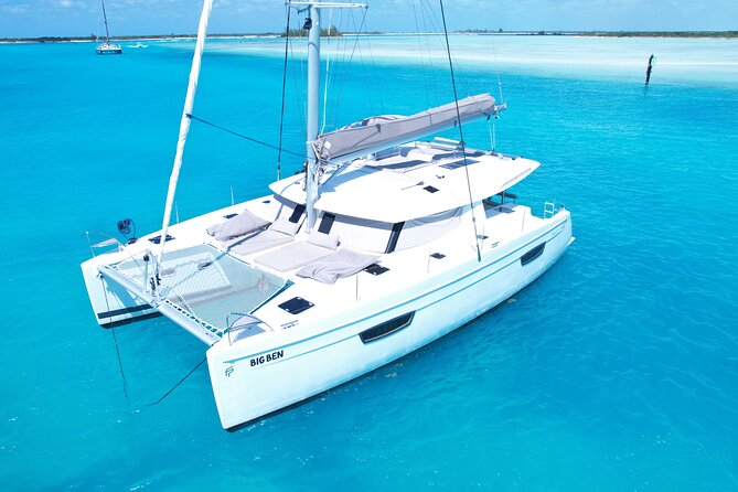 Private Afternoon Tour Catamaran 44 Big Ben - Pine Cay: a quiet beach and an easy first stop