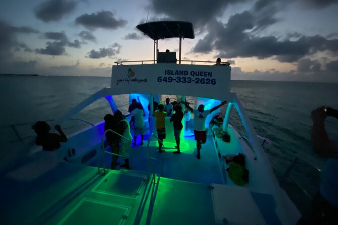 Private Catamaran Sunset Cruise in Turks and Caicos - Cruising the reefs around Grace Bay