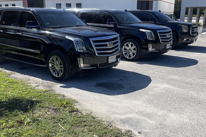 Private Luxury Airport Transportation RoundTrip - Who will get the best value