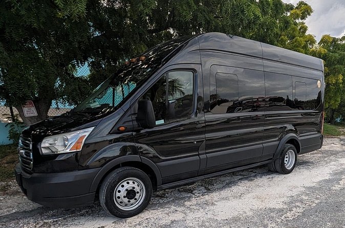 Private Luxury Transfer to/from Airport Turks and Caicos - Clean transport, Wi-Fi, and group comfort
