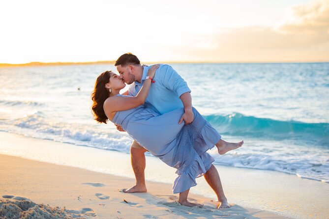 Private Photo shoot in Turks and Caicos - Posing help for couples, families, and first-timers