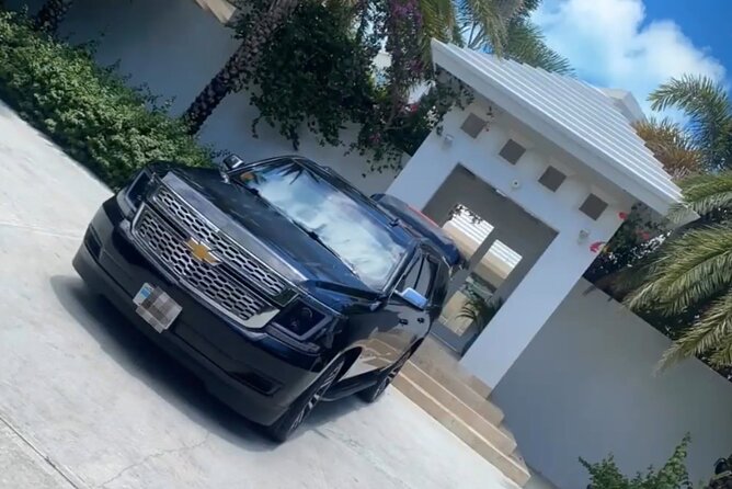 Turks and Caicos Private SUV And VIP Airport Transportation - Communication is the key to a smooth pickup